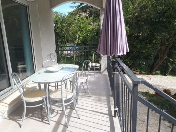 Villa Mistral - Terrasse gite avec piscine en Sud Ardèche